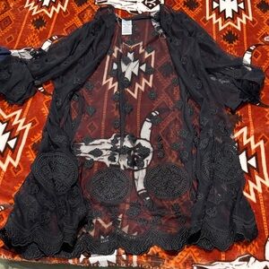 Time and Tru Black Sheer Embroidered Kimono